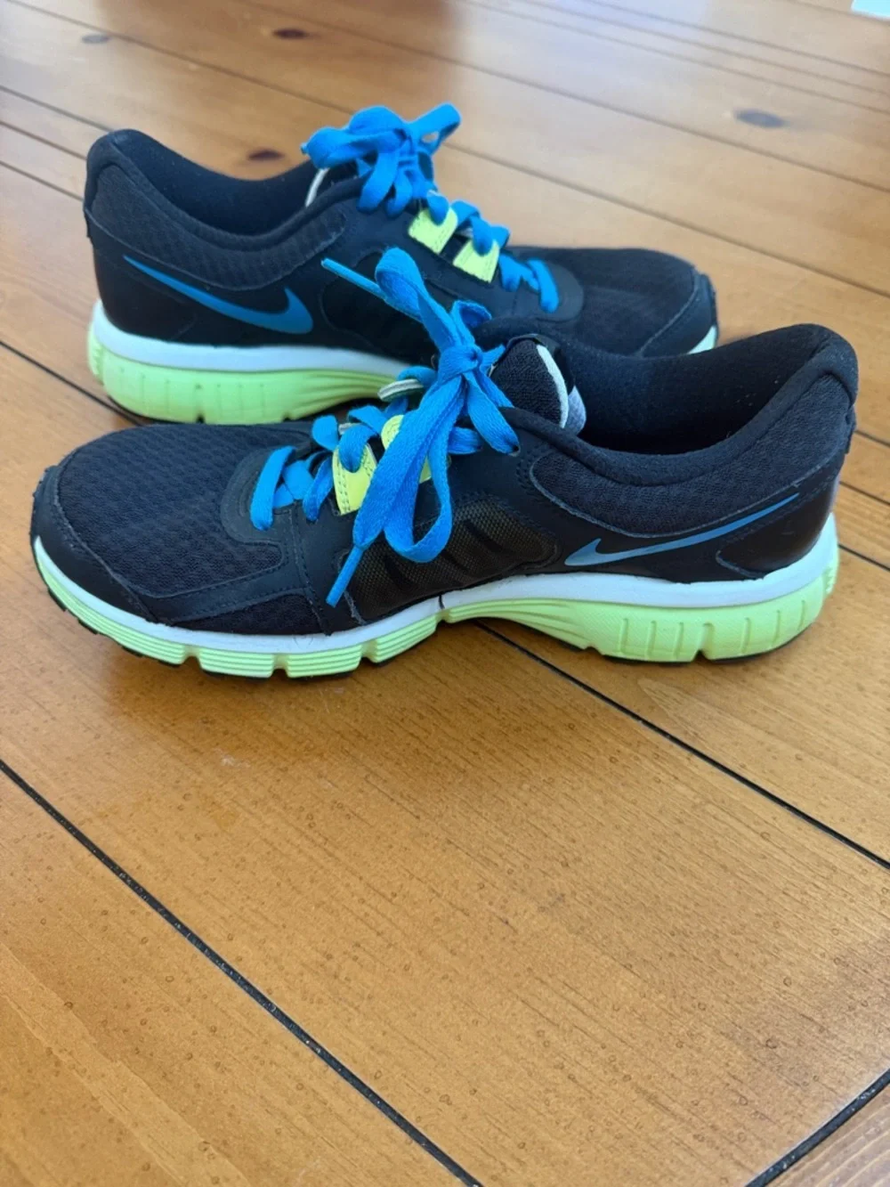 Men’s Nike Dual Fusion ST2 Sneakers | Black / Volt / Blue | Running Shoes - Picture 4 of 6